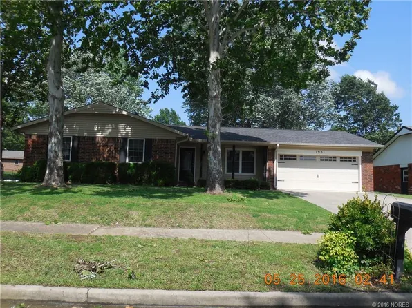 1901 Southridge Dr, Pryor, OK 74361