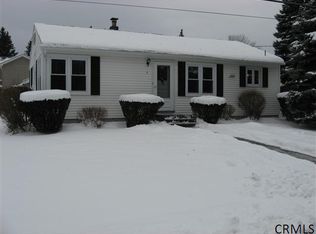 4 Philip Ct, Latham, NY 12110