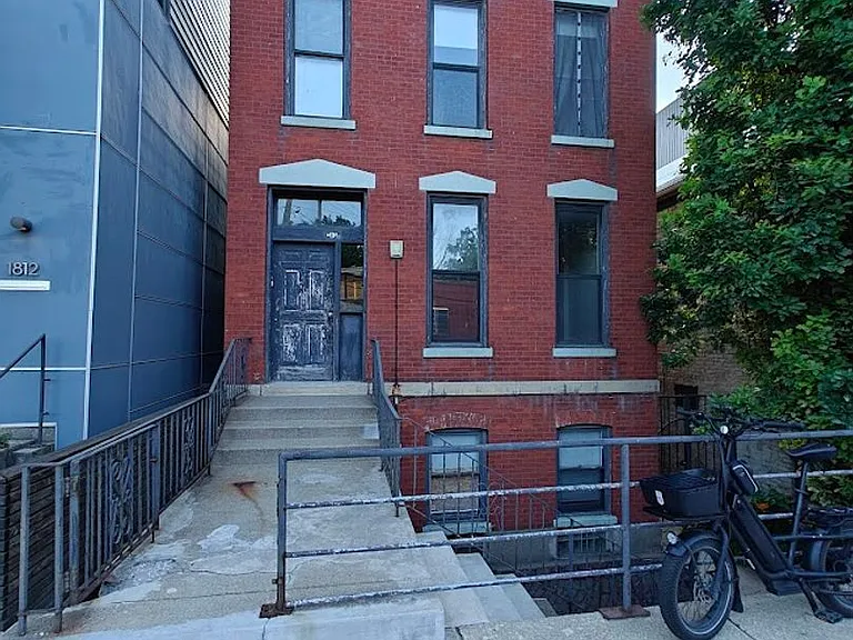 1806 S Jefferson St — Photo 1