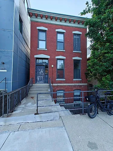 1806 S Jefferson St Photo 1