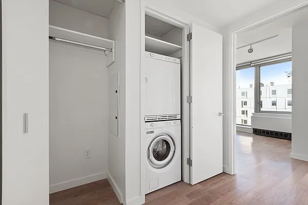 Rented by Greystar | media 5