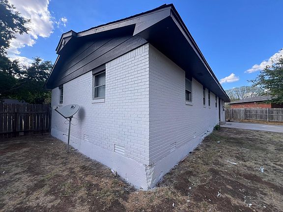 4th image of 3828 NW Ferris Ave