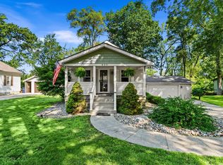 839 Paw Paw Dr, Holland, MI 49423