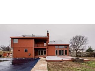 11 McKendree Park Rd, Lebanon, IL 62254