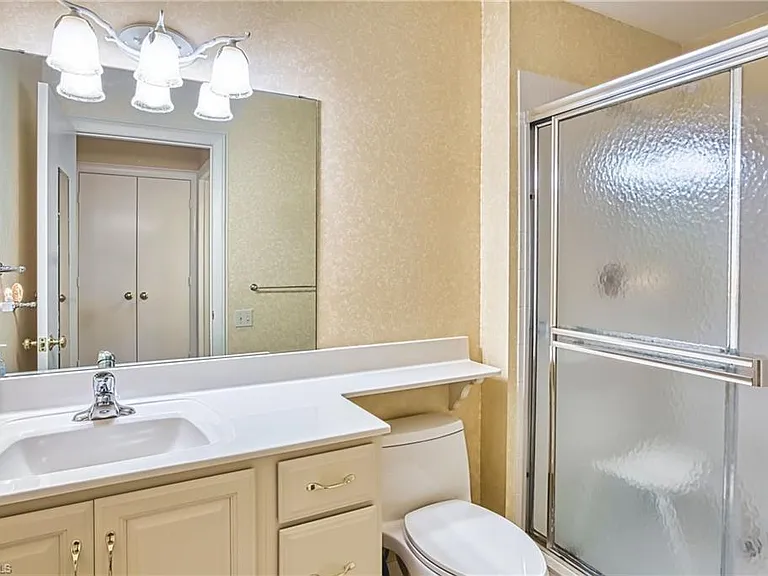 7402 Lake Breeze Dr #306 — Photo 18