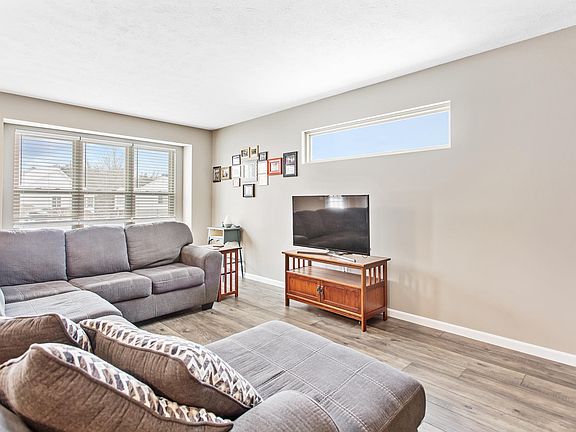 3rd image of 5634 Sandalwood Ct #6