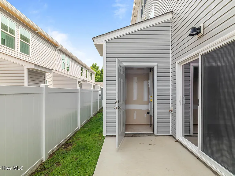 327 Starfish Ln — Photo 49