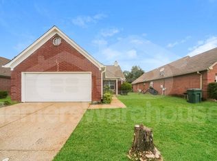 5585 Alexandria Ln, Southaven, MS 38671