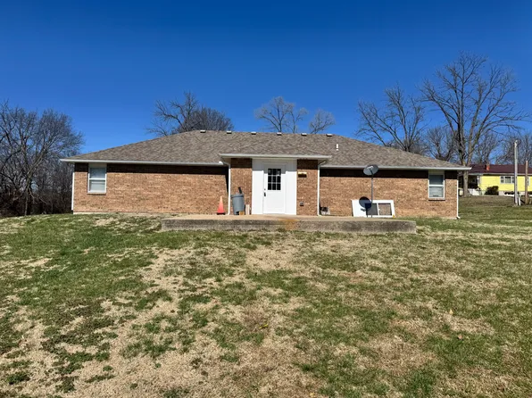 217 W 17th St, Higginsville, MO