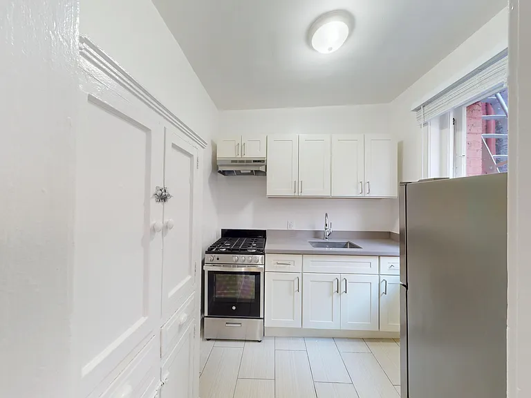 925 Geary Street — Photo 2