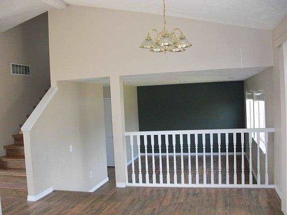 5th image of 1817 E Calkins Ave