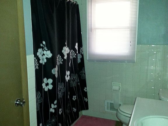 4th image of 268 Flintridge Dr