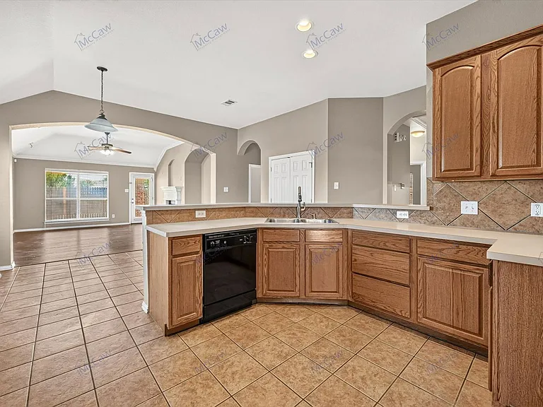9068 Weller Ln — Photo 6