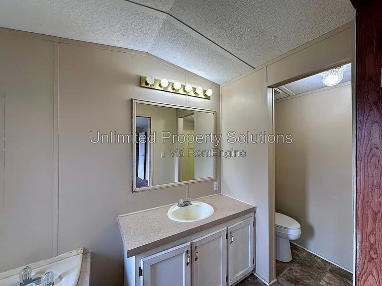 9499 Wendi Dr NE #J — Photo 9