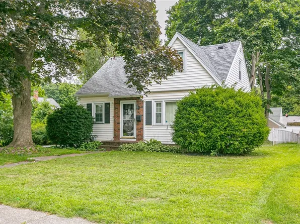 106 Benwell Rd, Rochester, NY 14616