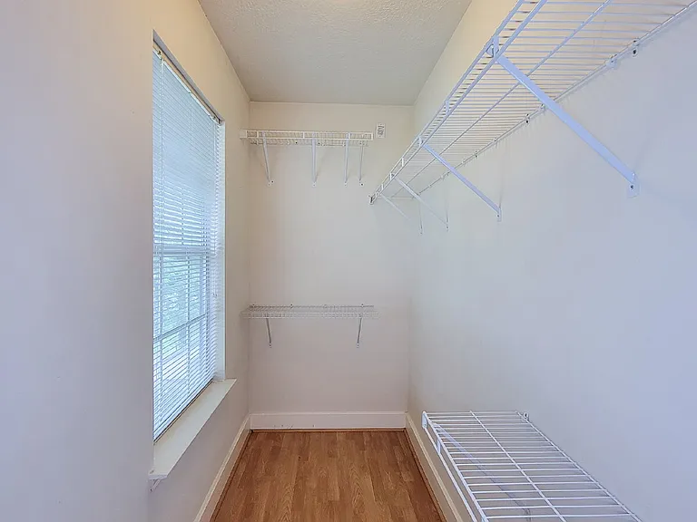 9607 Farrell Dr — Photo 34