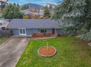 922 S 38th St, Springfield, OR 97478