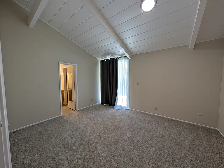 1261 Gloria Dr — Photo 11