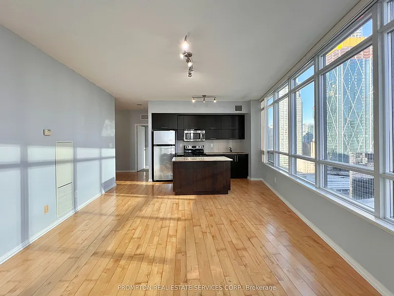 65 Bremner Blvd #1910 — Photo 7