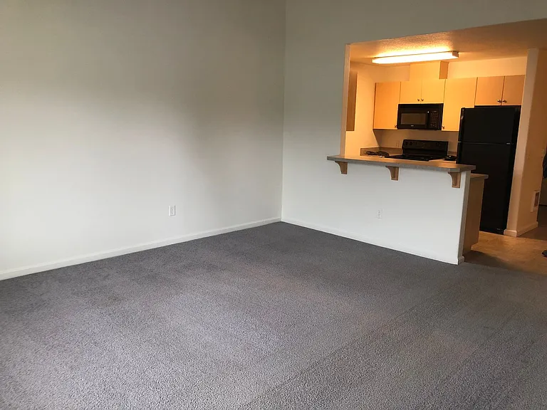 Falcon Ridge Apartments — Photo 53
