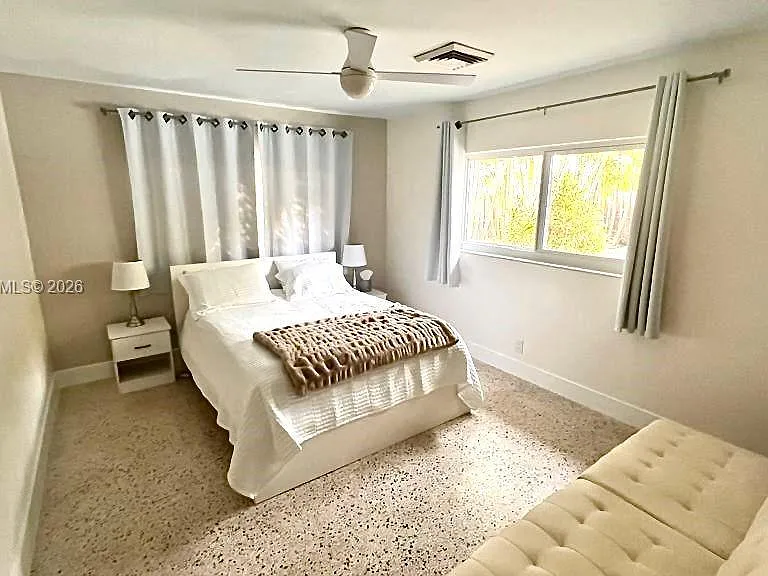 262 Bombay Ave — Photo 19