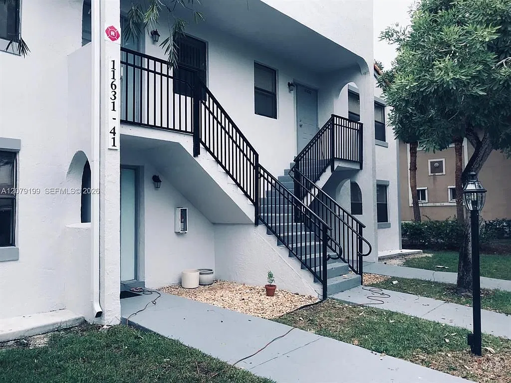 11641 Royal Palm Blvd — Photo 4