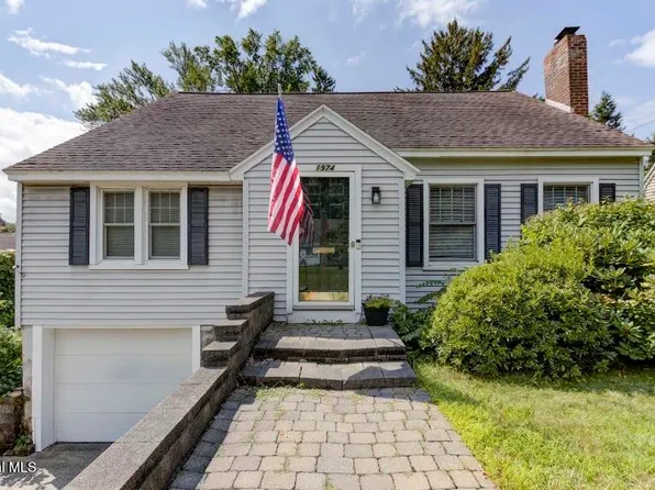 1974 Nott Street, Niskayuna, NY 12309
