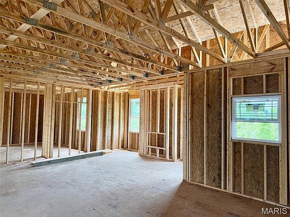 4th image of 983 Half Moon Ln