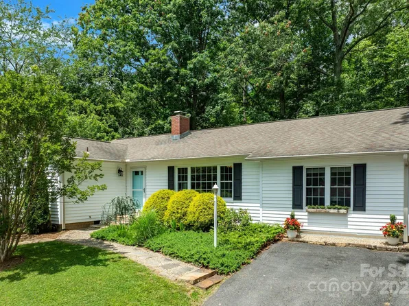 10 Daniel Ln, Black Mountain, NC 28711