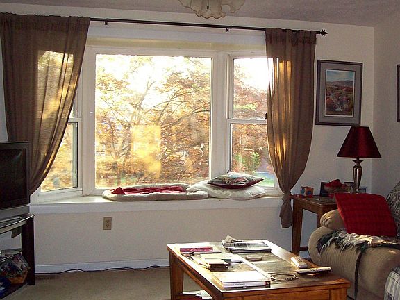 Livingrm with Bay window