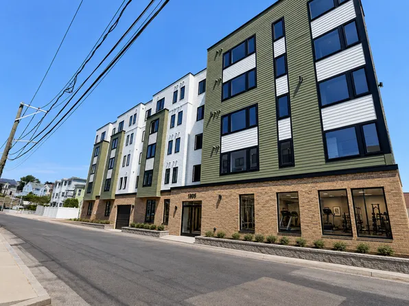 1305 Hyde Park Apartments