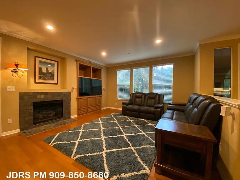 121 Roadrunner — Photo 4