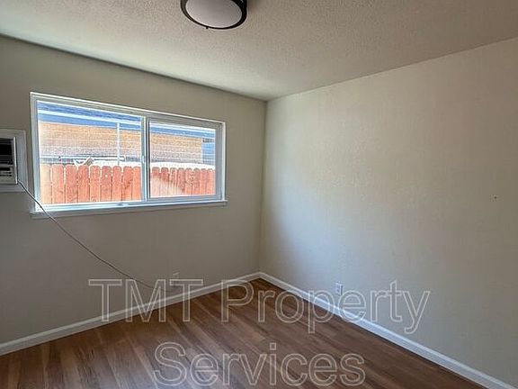 3rd image of 6926 Milbrook Way