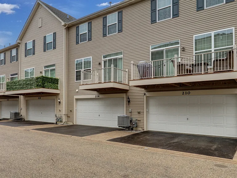 214 Lionel Dr — Photo 24