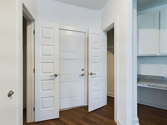 5th image of 2150 NW 21st St #108