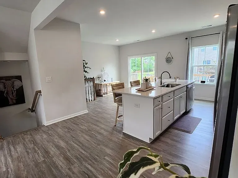 2561 Grantham Place Dr — Photo 33