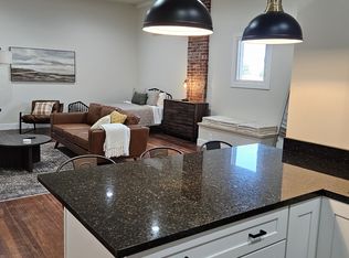 9 S Main St #B, Jeffersonville, OH 43128