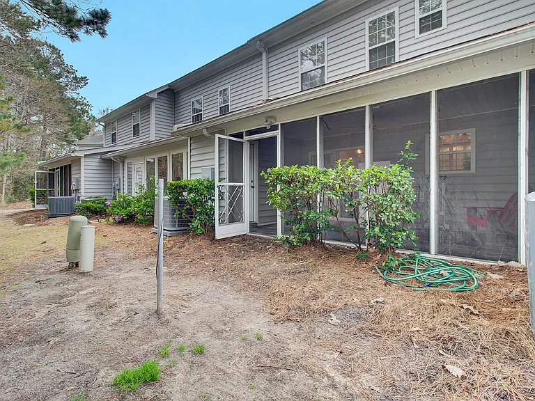 1443 Wellbrooke Ln — Photo 32