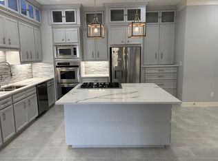 2010 W 14th St #B, Houston, TX 77008