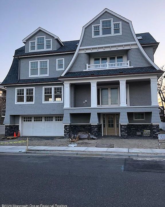 2nd image of 954 East Ave