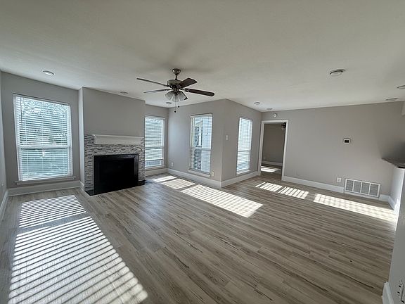 3rd image of 7120 San Mateo Blvd #326