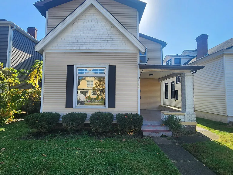 626 E Maple St #1 — Photo 1
