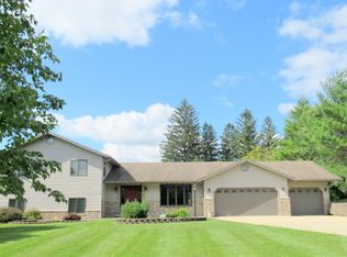18320 340th St, Forest City, IA 50436