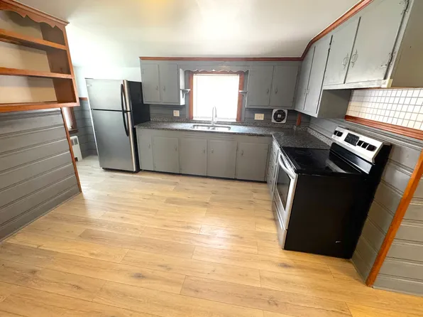 10 Thompson St #2, Warren, RI 02885