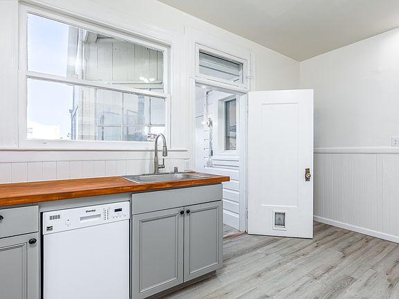 3rd image of 1039 Sanchez St #1039