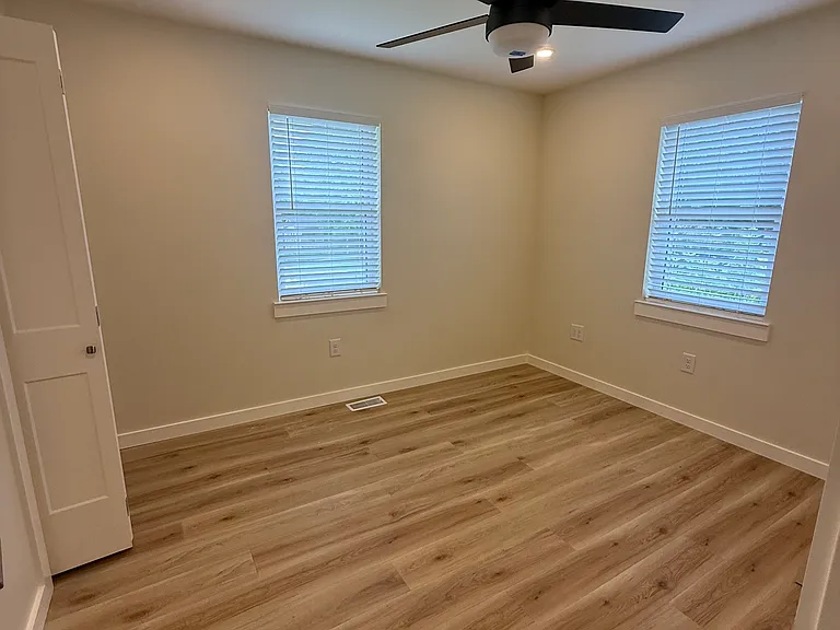 2360 Parkway Dr SE — Photo 19
