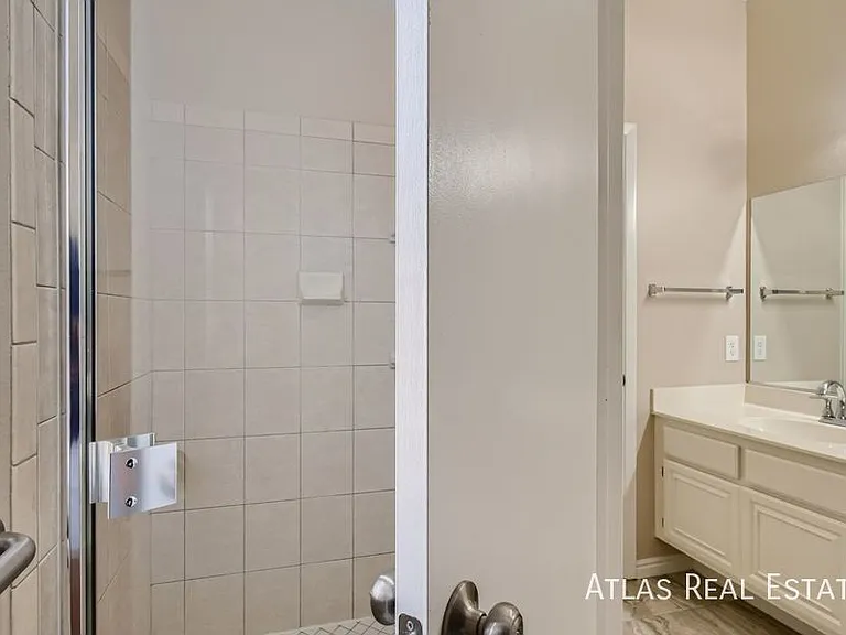 4405 Sandhorse Ct — Photo 10