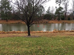 211 Persimmon Dr, Yorktown, VA 23693