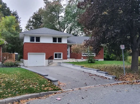2748 Moncton Rd #A, Ottawa, ON K2B 7W1