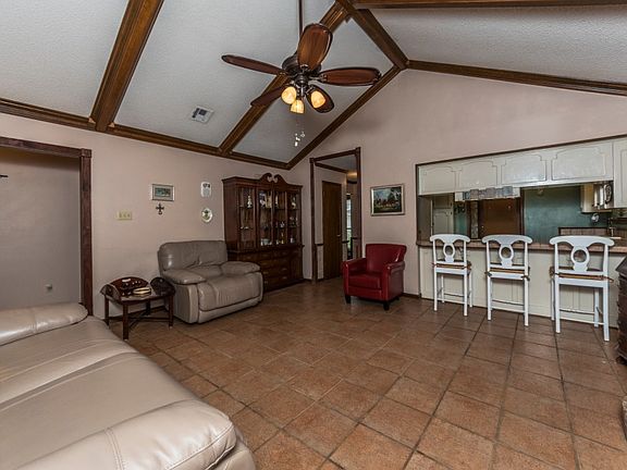 5th image of 215 Shekel Dr